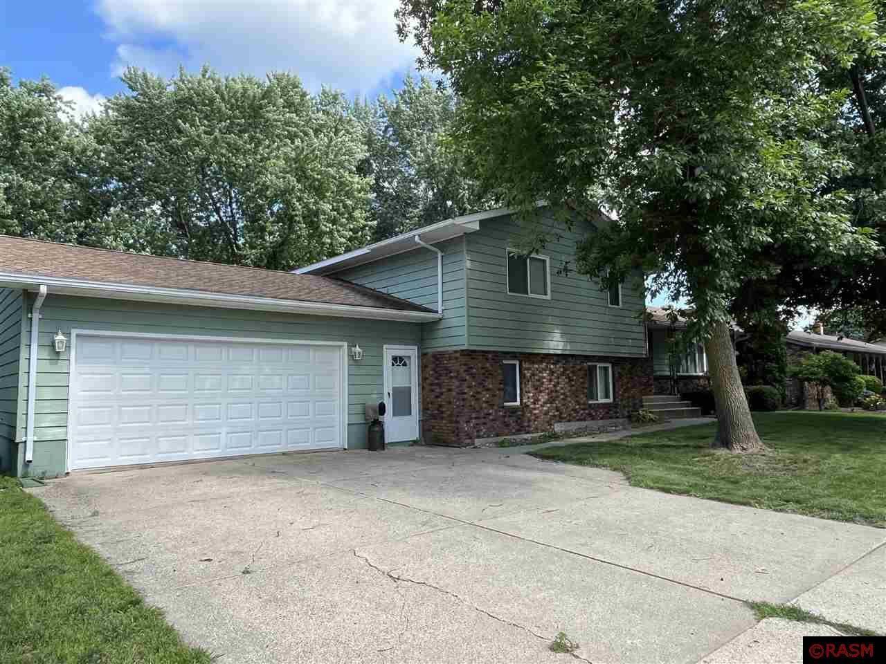 1140 N 9th Street, St. James, MN 56081