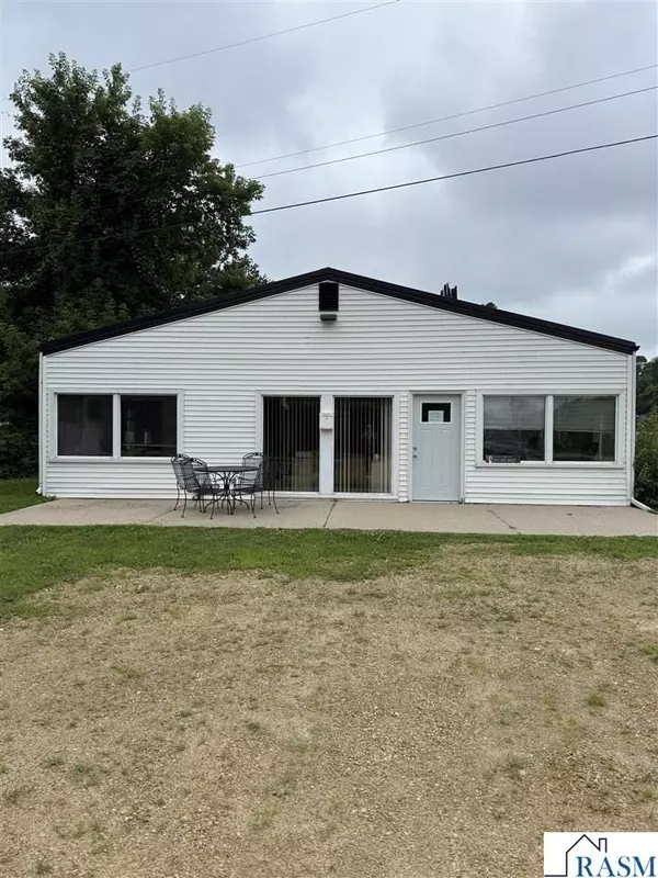 106 N Shore Drive, Elysian, MN 56028