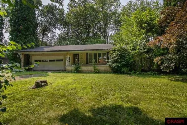 20 S Inga Avenue, Le Center, MN 56057