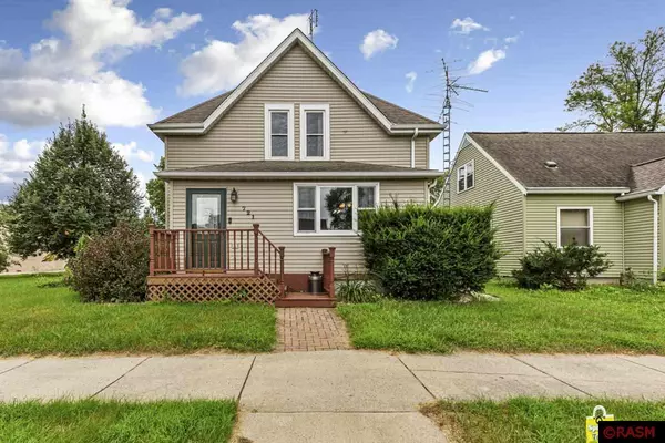 721 6th Street, Nicollet, MN 56074