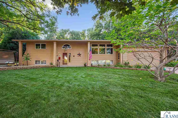 730 N 9th Street, St. Peter, MN 56082