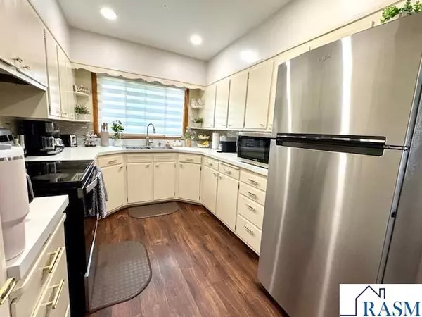 St. James, MN 56081,915 S 10th Street