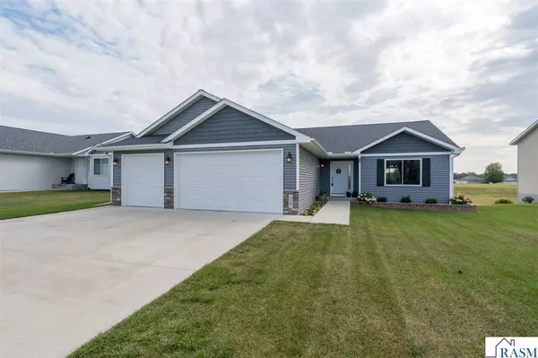 328 Cedar Trail Drive,  Le Sueur,  MN 56058