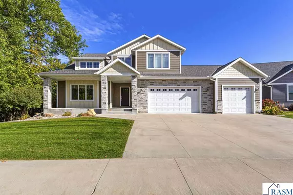 317 Oak Marsh Drive, Mankato, MN 56001