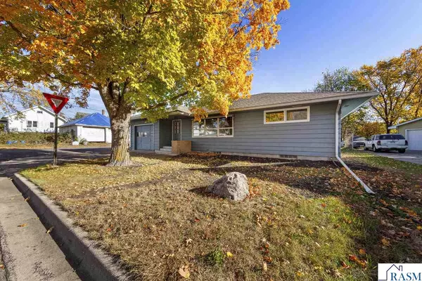 1043 Chase Avenue, Gibbon, MN 55334