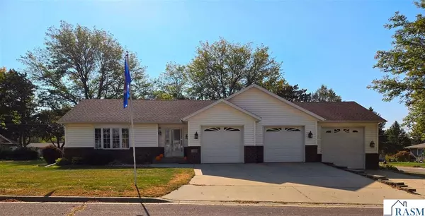 411 Wanser Avenue, Lafayette, MN 56054