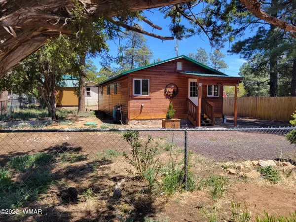 2070 Pine Lake RD, Overgaard, AZ 85933