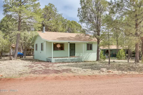 3327 Forest DR, Overgaard, AZ 85933