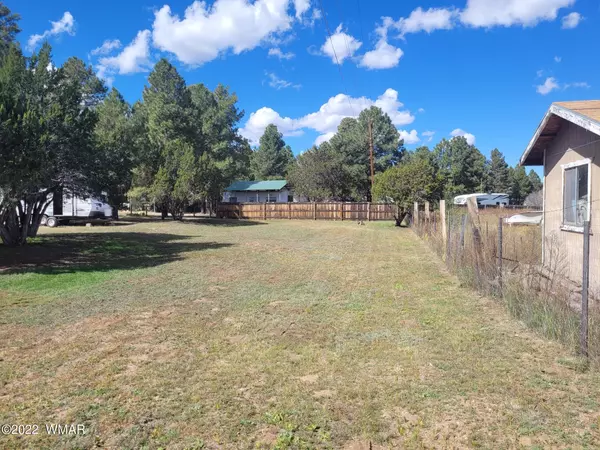 2045 Buckboard CT, Overgaard, AZ 85933