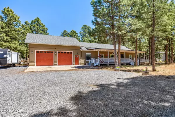 2865 Little Hawk TRL, Overgaard, AZ 85933