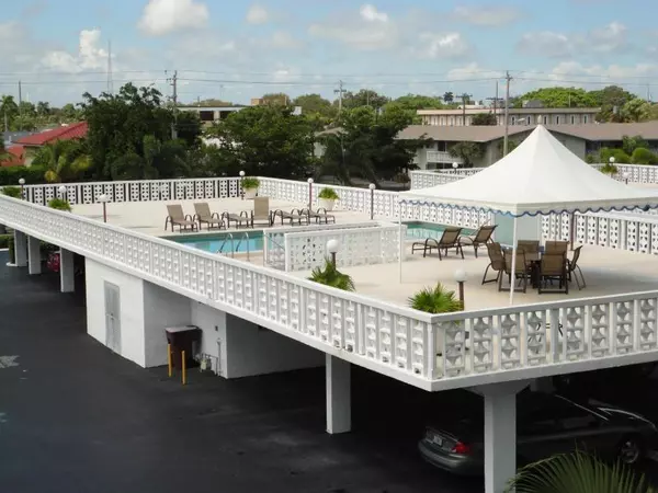 Lake Park, FL 33403,301 Lake Shore DR 702