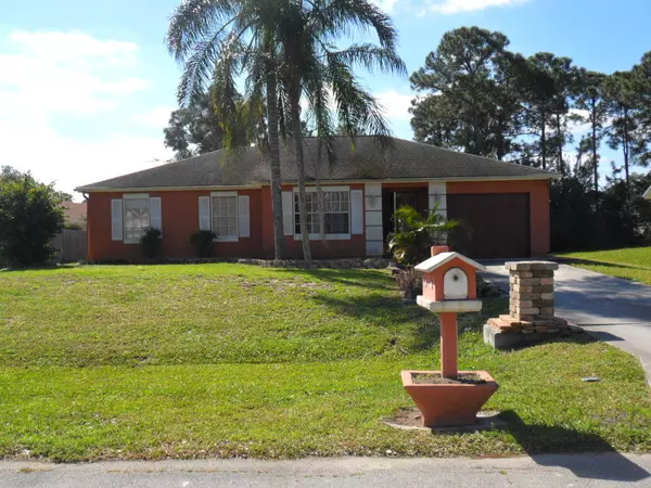 1576 SW Pitts AVE, Port Saint Lucie, FL 34953