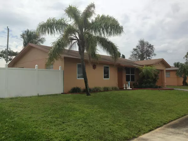 1843 N 16th AVE, Lake Worth, FL 33460