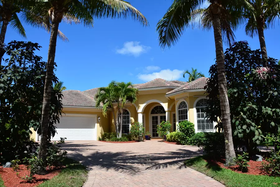 9810 SE Buttonwood WAY, Tequesta, FL 33469