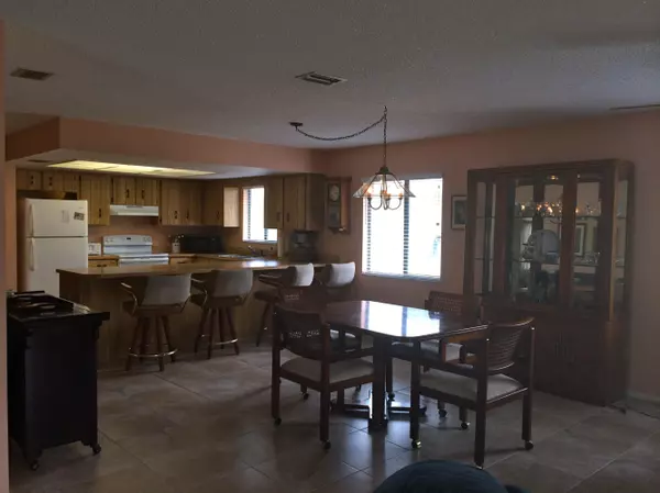 Edgewater, FL 32141,10 Pelican LN