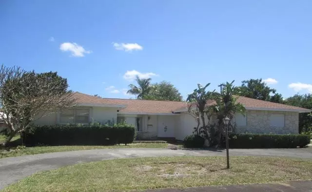 136 N Cruiser RD, North Palm Beach, FL 33408