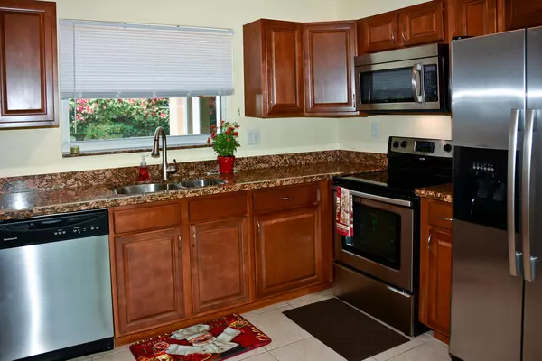 Boca Raton, FL 33486,1041 SW 3rd ST