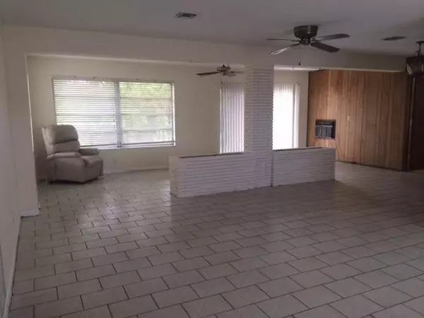 Palm Springs, FL 33461,237 Tam O Shanter