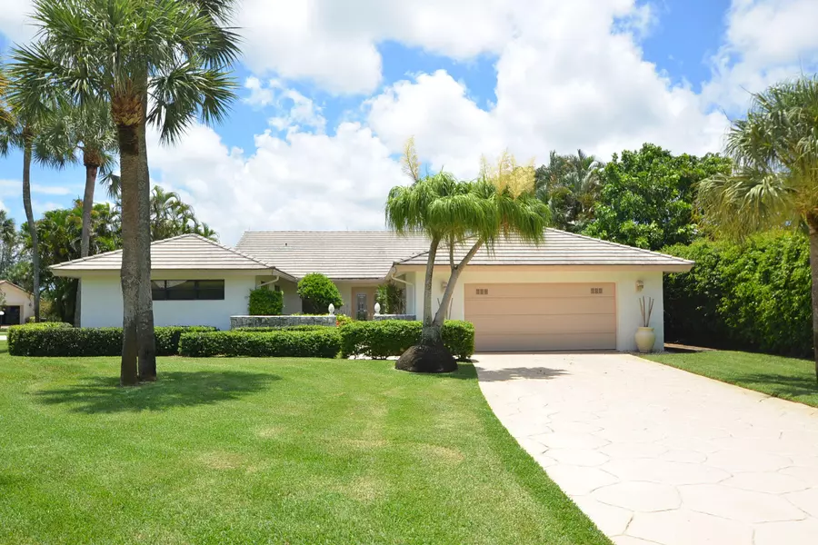 4504 White Cedar LN, Delray Beach, FL 33445