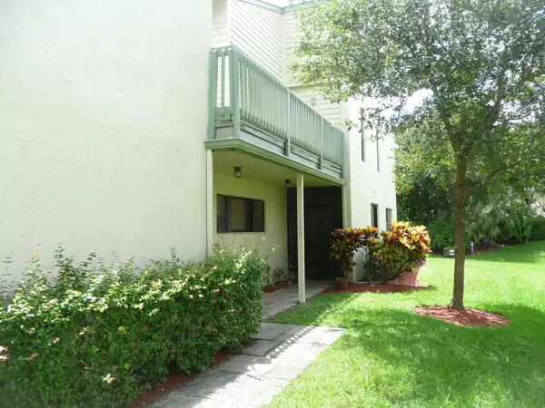 Royal Palm Beach, FL 33411,109 Fairway LN