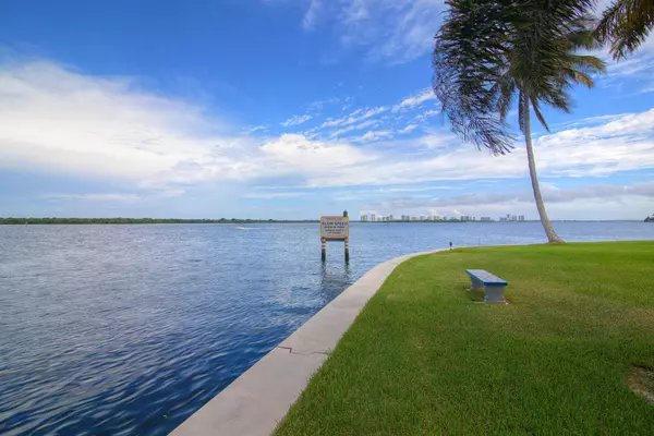 North Palm Beach, FL 33408,36 Yacht Club DR 203