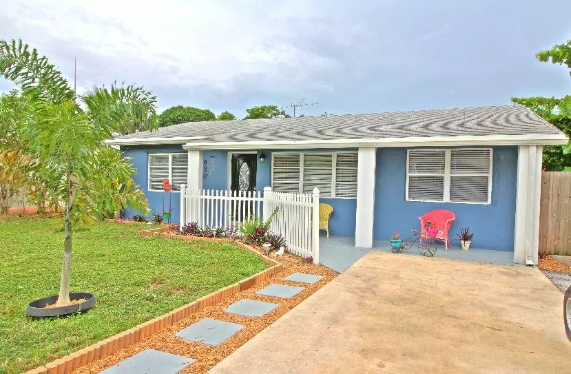 Lantana, FL 33462,620 W Drew ST