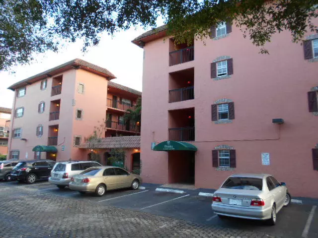 680 Tennis Club DR Apt. 104, Fort Lauderdale, FL 33311