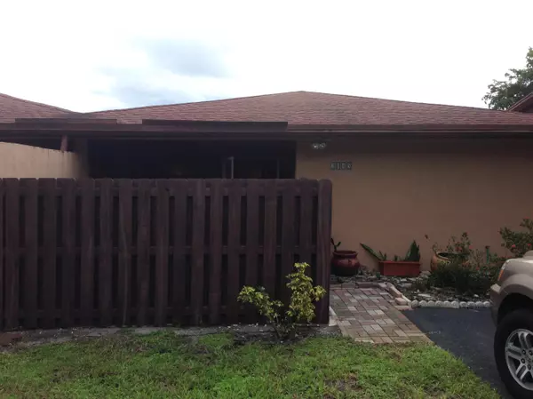 2045 SW 24th CIR, Boynton Beach, FL 33426