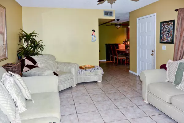 Boca Raton, FL 33433,8393 Trent CT A