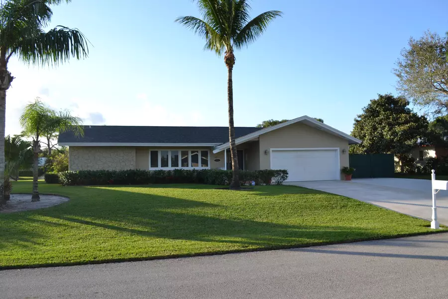 4158 Larch AVE, Palm Beach Gardens, FL 33418