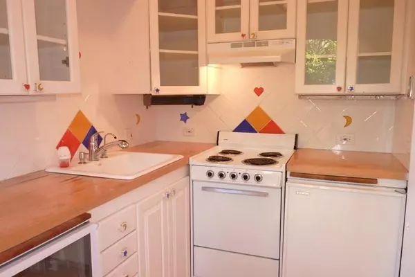 Palm Beach, FL 33480,325 S Lake DR 6