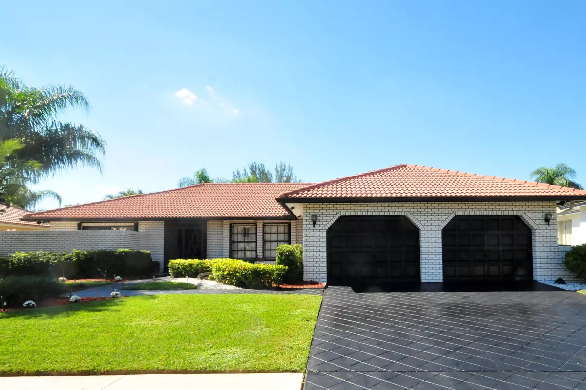 Boca Raton, FL 33498,10098 Canoe Brook CIR