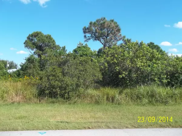 4561 SW Hallmark ST, Port Saint Lucie, FL 34953