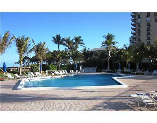 Riviera Beach, FL 33404,5200 N Ocean DR 2001