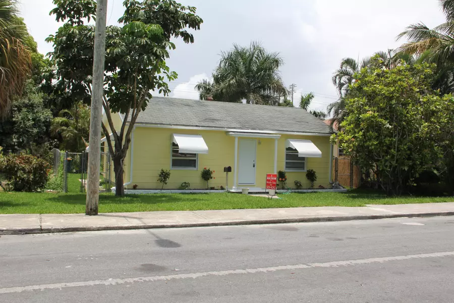 215 S B ST, Lake Worth, FL 33460