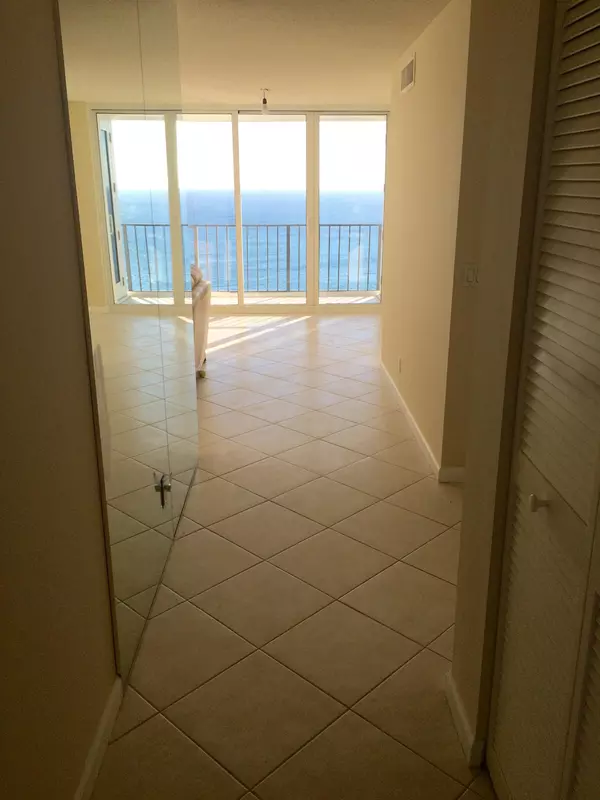 Boca Raton, FL 33487,2800 S Ocean BLVD 21l