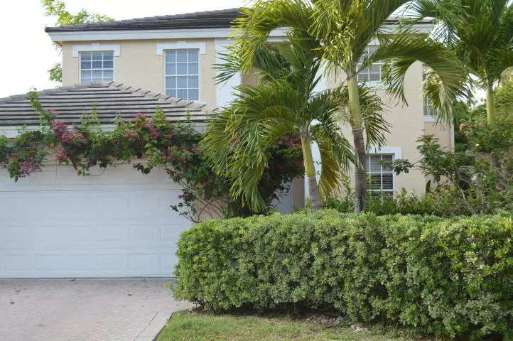 8181 Hampton Wood DR, Boca Raton, FL 33433