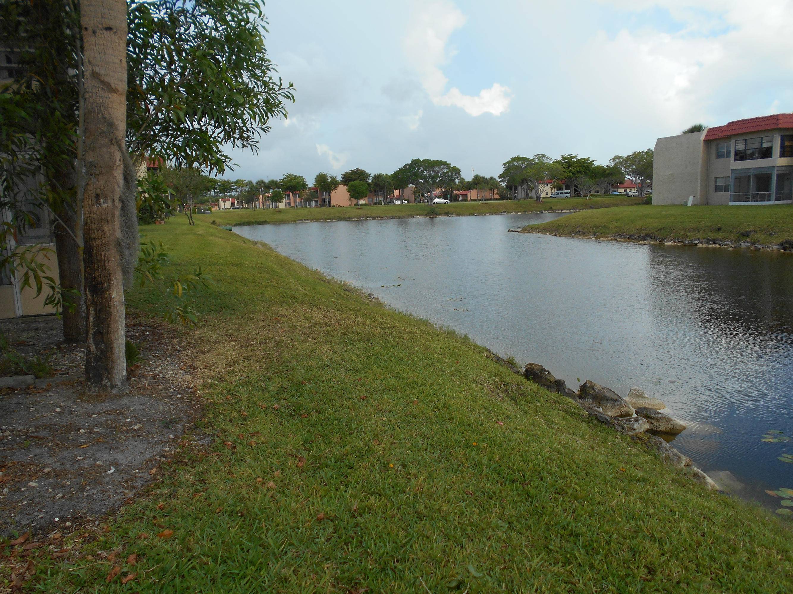 West Palm Beach, FL 33411,141 Lake Dora DR 141