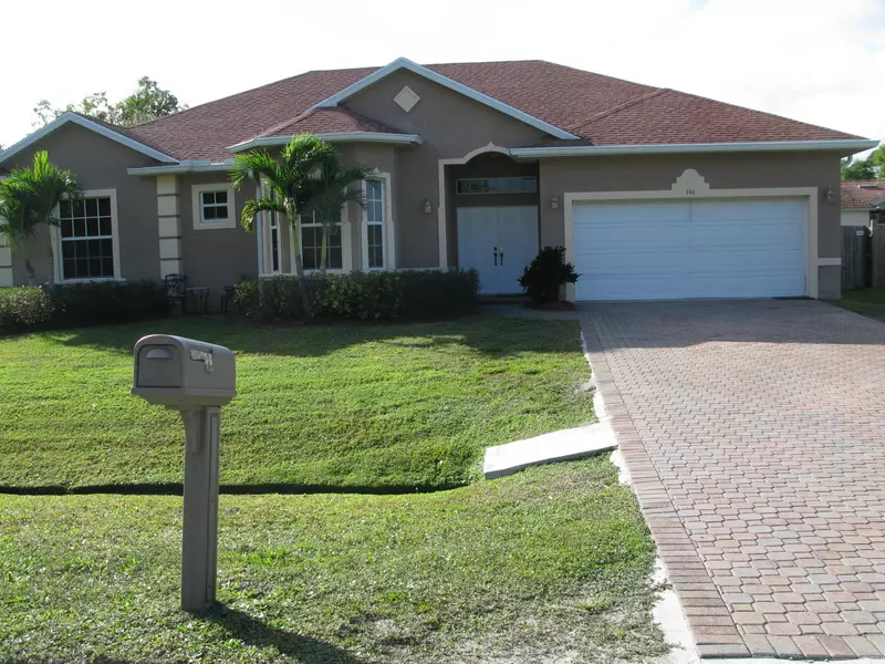 746 NE Eastlake ST, Port Saint Lucie, FL 34983