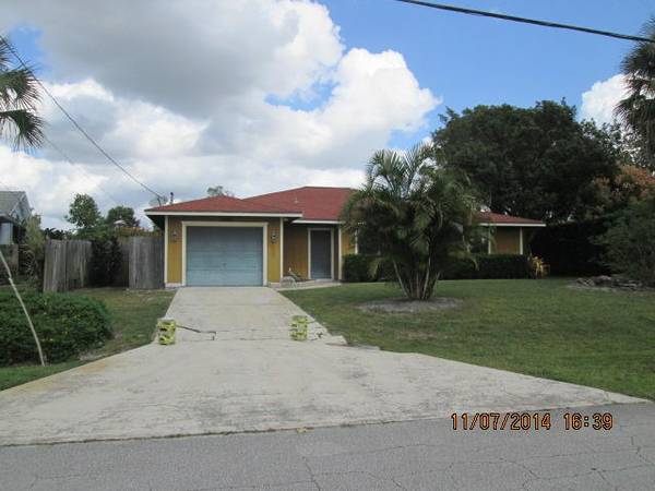 1157 SW Sarto LN, Port Saint Lucie, FL 34953