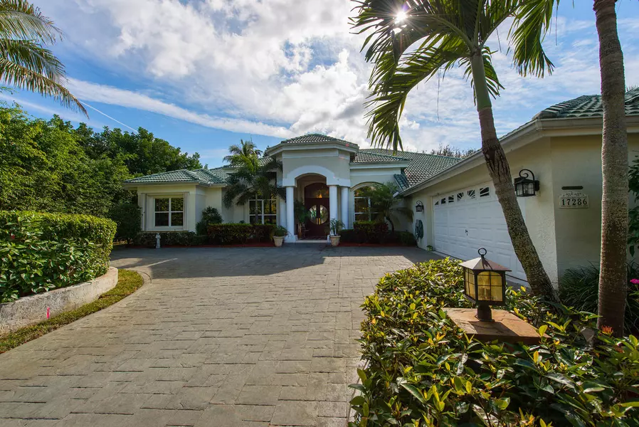 17286 SE Galway CT, Tequesta, FL 33469