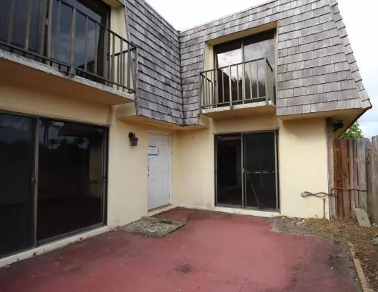 Palm Springs, FL 33461,271 Woodland RD