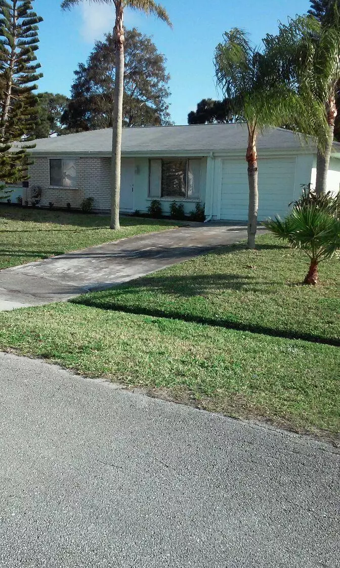 Port Saint Lucie, FL 34953,405 SW Kentwood RD