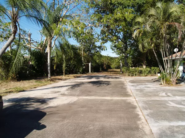 West Palm Beach, FL 33417,5555 Elmhurst RD