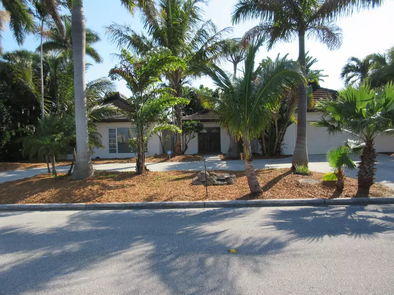 1071 Pine Point RD, Riviera Beach, FL 33404