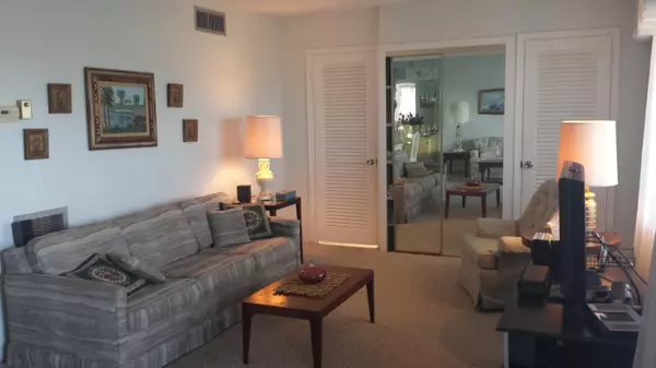 Lake Worth, FL 33461,2811 S Garden DR 301