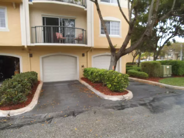 500 N Crestwood CT 516, Royal Palm Beach, FL 33411