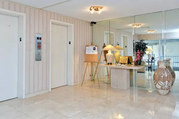 Juno Beach, FL 33408,630 Ocean DR 405