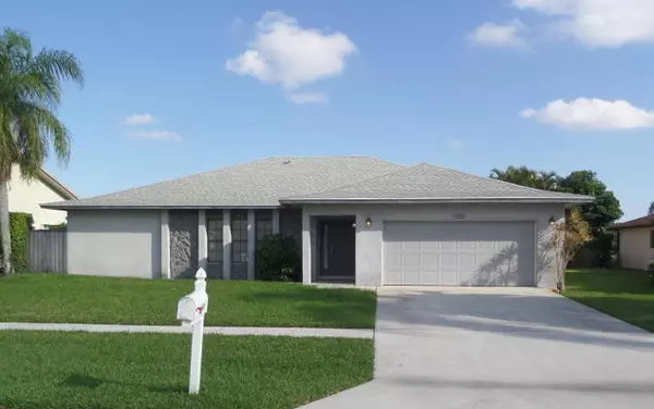 5052 N Woodstone CIR, Lake Worth, FL 33463