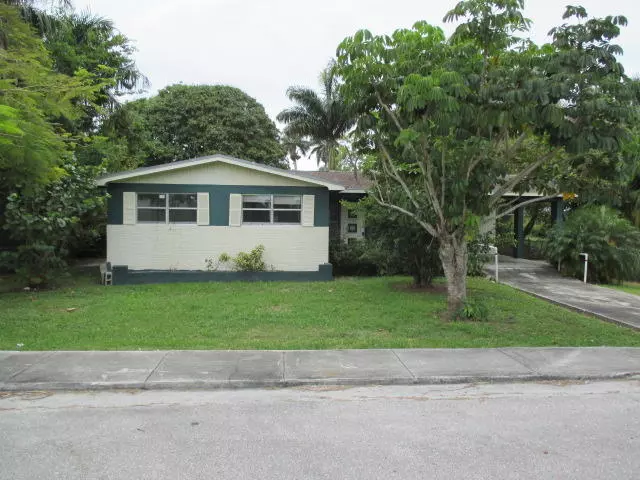 121 N Greenstar AVE, Pahokee, FL 33476